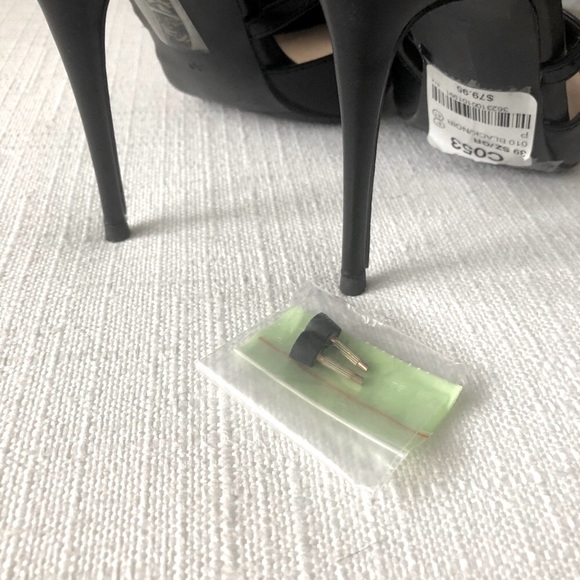 NWT Le Chateau: “x” strap heels - Picture 7 of 8